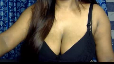 Snapshot of jennysinghaniya chatting on 09-10-25, 03:23 jenny online show from 09-10-25, 03:23