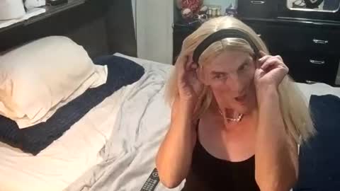 jennywomacks online show from 08-03-26, 01:37