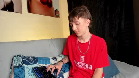 Snapshot of jeremy_salvatore_ chatting on 01-17-25, 08:24 jero independent model online show from 01-17-25, 08:24