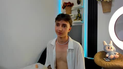 jero independent model online show from 11-18-25, 01:59