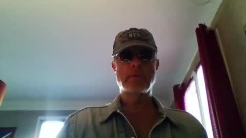 Snapshot of jerflor chatting on 04-14-26, 05:19 jerflor online show from 04-14-26, 05:19