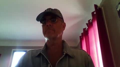 Snapshot of jerflor chatting on 04-20-26, 12:52 jerflor online show from 04-20-26, 12:52