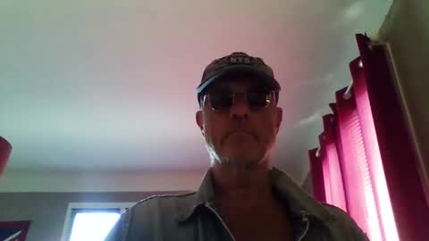 Snapshot of jerflor chatting on 04-21-26, 11:49 jerflor online show from 04-21-26, 11:49