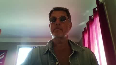 Snapshot of jerflor chatting on 04-23-26, 01:13 jerflor online show from 04-23-26, 01:13