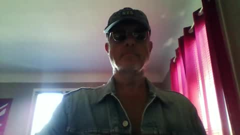 Snapshot of jerflor chatting on 04-25-26, 01:52 jerflor online show from 04-25-26, 01:52
