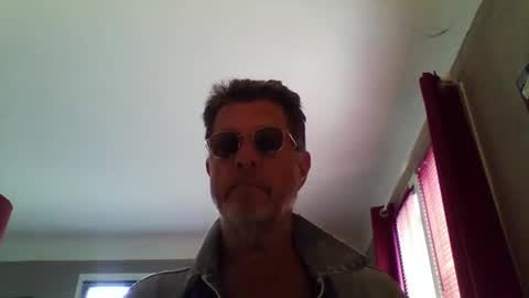 Snapshot of jerflor chatting on 05-06-26, 01:05 jerflor online show from 05-06-26, 01:05