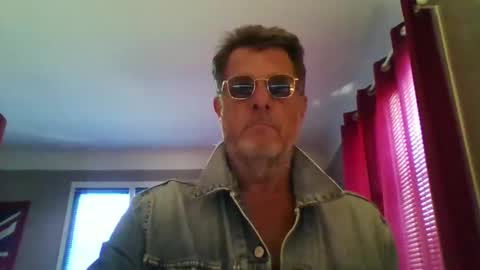 Snapshot of jerflor chatting on 05-24-26, 02:22 jerflor online show from 05-24-26, 02:22