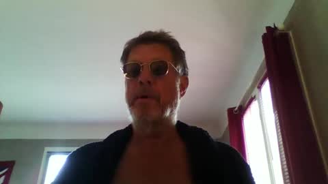 Snapshot of jerflor chatting on 06-04-26, 01:17 jerflor online show from 06-04-26, 01:17