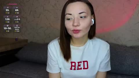Snapshot of jerrimeyer chatting on 05-09-26, 03:06 Lily online show from 05-09-26, 03:06