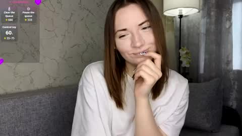 Snapshot of jerrimeyer chatting on 05-14-26, 01:51 Lily online show from 05-14-26, 01:51