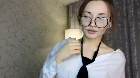 Snapshot of jerrimeyer chatting on 05-23-26, 02:43 Lily online show from 05-23-26, 02:43
