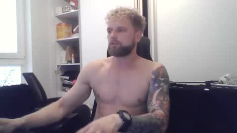 Snapshot of jerryalise chatting on 11-15-25, 06:33 jerryalise online show from 11-15-25, 06:33