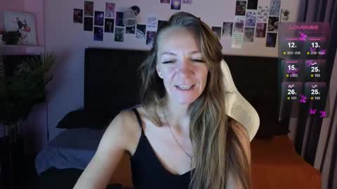 jesica_moon_peachy online show from 10-09-25, 01:36