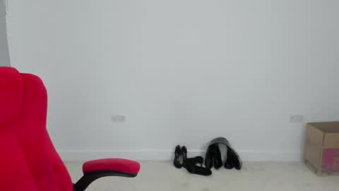 Snapshot of jesicacoper chatting on 01-18-25, 11:00 MistressJesicaCoper online show from 01-18-25, 11:00