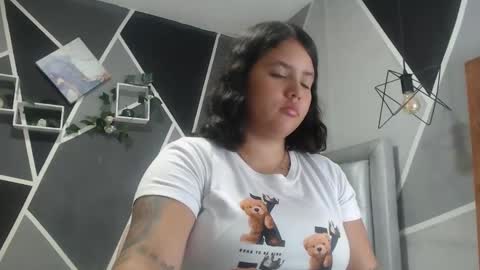 Snapshot of jess_beaut chatting on 02-14-25, 09:21 jess_beaut online show from 02-14-25, 09:21