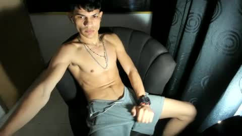 jesshot_bigcock online show from 06-19-26, 07:56