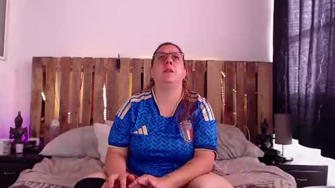 Snapshot of jessi_jones01 chatting on 06-22-26, 12:24 Big Jones online show from 06-22-26, 12:24