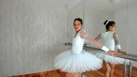 Jess online show from 01-24-25, 04:06