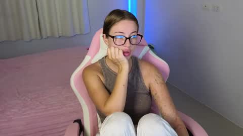 Jessy online show from 05-04-26, 01:45