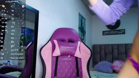 jessica_princess8511 online show from 04-15-26, 07:58