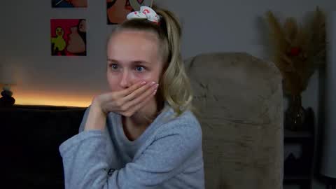 Snapshot of jessica_rays chatting on 10-12-25, 10:42 Jessica online show from 10-12-25, 10:42