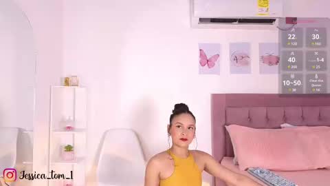 Snapshot of jessica_tom_ chatting on 02-22-25, 03:14 Jessica online show from 02-22-25, 03:14