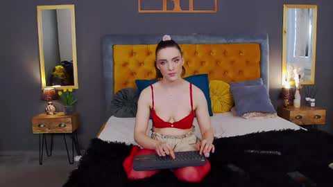 Jessica White online show from 05-25-26, 04:29