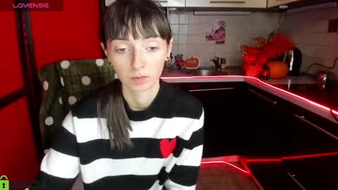 Snapshot of jessicaforris chatting on 11-18-25, 07:57 jessicaforris online show from 11-18-25, 07:57