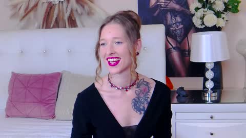 Snapshot of jessicagibson chatting on 12-19-24, 03:41 Jessica online show from 12-19-24, 03:41