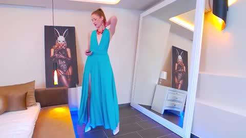 Snapshot of jessicagibson chatting on 02-18-25, 11:55 Jessica online show from 02-18-25, 11:55