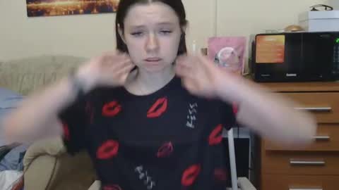 jessicaholland1 online show from 05-31-26, 05:53