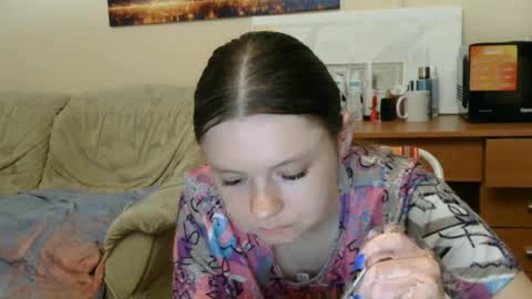 jessicaholland1 online show from 06-14-26, 05:37