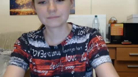 jessicaholland1 online show from 06-18-26, 06:23