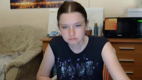 jessicaholland1 online show from 06-23-26, 07:01