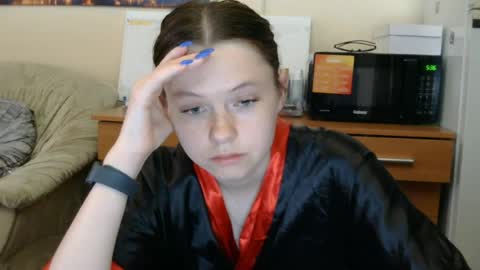 jessicaholland1 online show from 06-28-26, 05:19