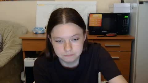 jessicaholland1 online show from 07-07-26, 06:34