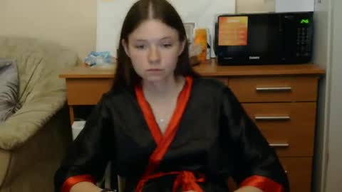 jessicaholland1 online show from 07-08-26, 06:12