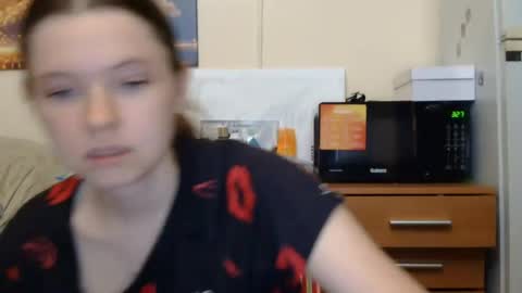 jessicaholland1 online show from 07-17-26, 06:24