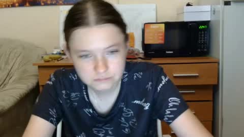 jessicaholland1 online show from 07-21-26, 05:48