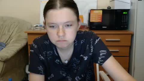 jessicaholland1 online show from 07-26-26, 06:04
