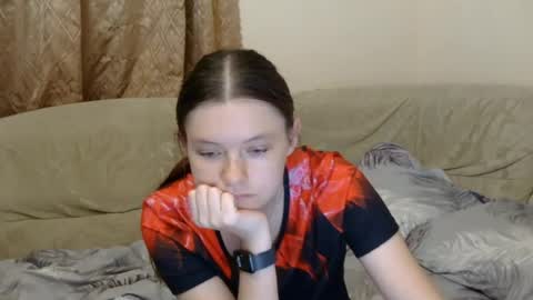 jessicaholland1 online show from 07-28-26, 07:39