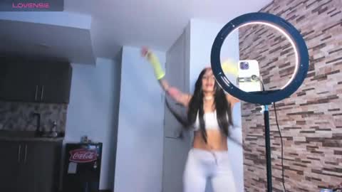 Snapshot of jessicaowens_ chatting on 06-15-26, 04:58 Jessica online show from 06-15-26, 04:58