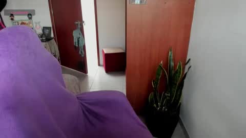 jessicarobbit online show from 02-13-25, 12:43