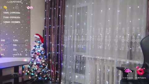 Snapshot of jessiemays chatting on 12-17-24, 12:56 Jess online show from 12-17-24, 12:56