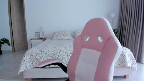    online show from 02-10-25, 03:53