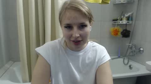 Snapshot of jessy_comely chatting on 12-12-24, 12:22 Jessy online show from 12-12-24, 12:22