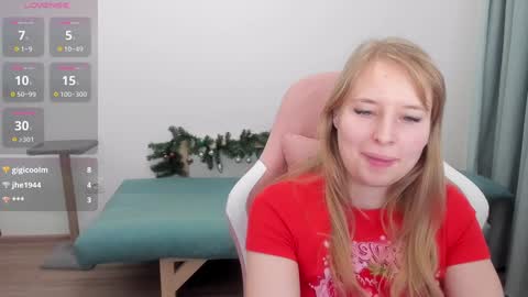 Snapshot of jessy_comely chatting on 12-20-24, 03:00 Jessy online show from 12-20-24, 03:00