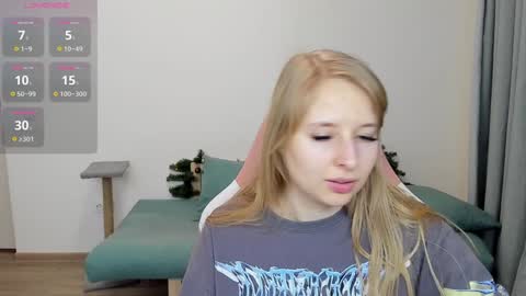 Snapshot of jessy_comely chatting on 01-10-25, 08:26 Jessy online show from 01-10-25, 08:26