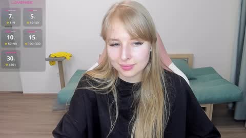 Snapshot of jessy_comely chatting on 01-22-25, 09:21 Jessy online show from 01-22-25, 09:21