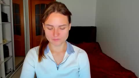 Snapshot of jessy_lil chatting on 11-20-25, 12:38 Polina online show from 11-20-25, 12:38